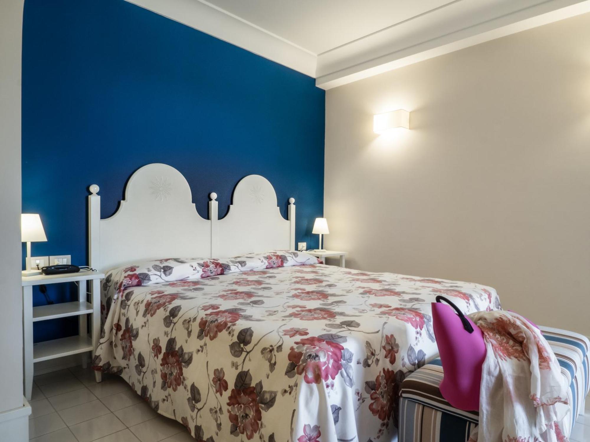 Hotel Danieli Pozzallo Oda fotoğraf
